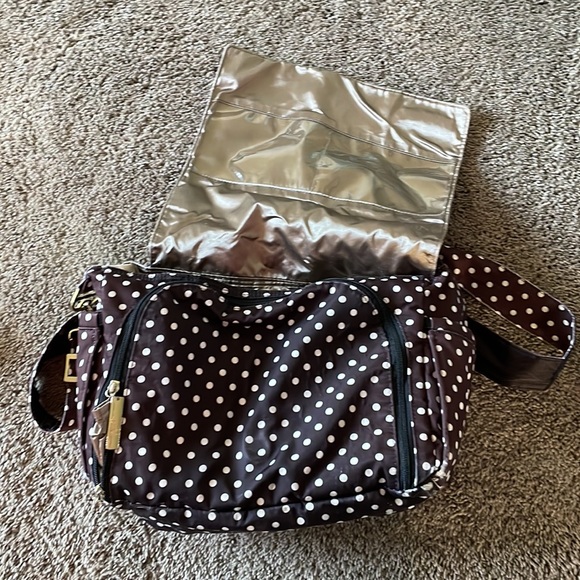Jujube Diaper Bag - Picture 2 of 4